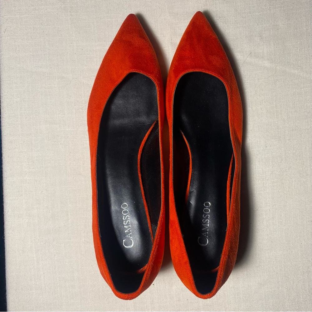 Camssoo Red Brushed Velvet Low Heel Shoe Like New Women’s Size 11.5